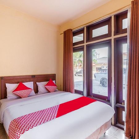 Oyo 3107 Hotel Temindung Samarinda Kültér fotó